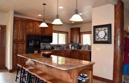 Brian Head Cabin | Ski In/out Luxury Cabin With Private Jacuzzi