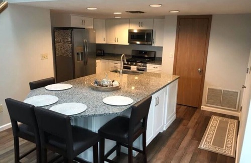 Seven Springs House | Ski in/out winter, summer walk to pool & hot tub Beautiful 3 Bed/3.5 Bath Garage