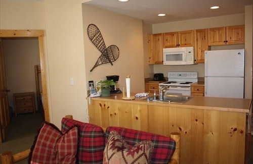 Copper Mountain Village Condo | Ski in/Ski Out, 2 BR/2 BA, *Sleeps 8*