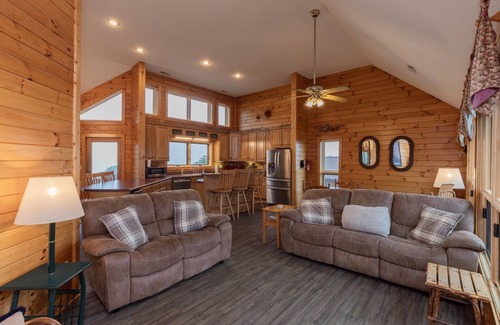 Banner Elk House | Ski-In Ski-Out Beech Mountain Cabin