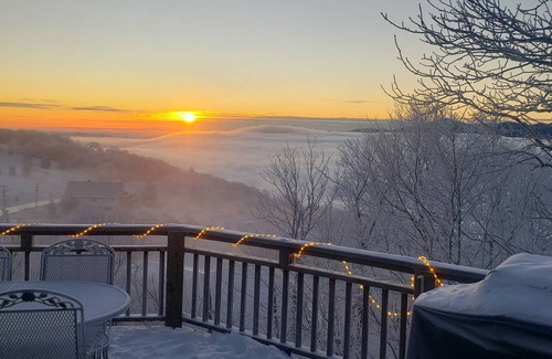 Banner Elk House | Ski-In Ski-Out Beech Mountain Cabin