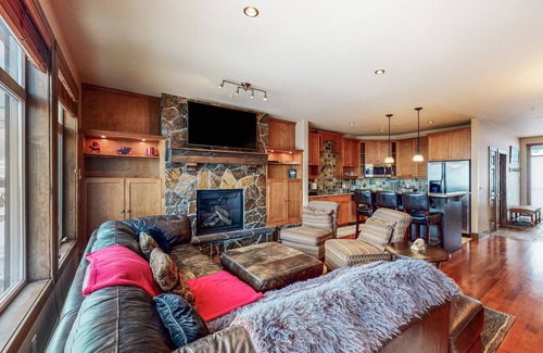 Big White Ski Resort Condo | Ski-in/ski-out condo with gondola view, WiFi, private hot tub, and washer/dryer