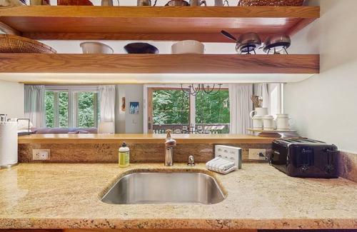 Warren Condo | Ski-in/ski-out condo w/balcony, mountain & valley views, grill, pool, fireplace