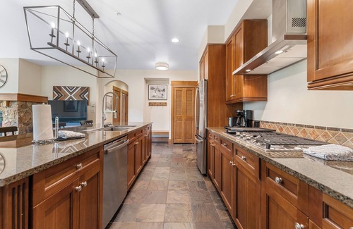 River Run Condo | Ski-In/Ski-Out Condo w/Incredible Mountain & Tree Views from Private Balcony