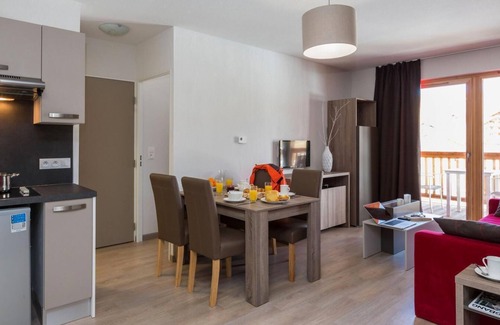 Plagne Soleil Apartment | Ski-in/ski-out & foot of the slopes, fitness, terrace, balcony, tv, ski locker, 32m², La Plagne