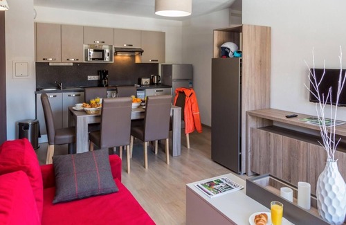 Plagne Soleil Apartment | Ski-in/ski-out & foot of the slopes, fitness, terrace, balcony, tv, ski locker, 54m², La Plagne