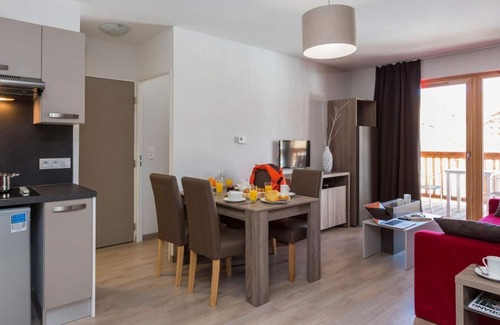 Plagne Soleil Apartment | Ski-in/ski-out & foot of the slopes, fitness, terrace, balcony, tv, ski locker, 54m², La Plagne