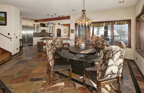 Four O'Clock House | Ski-in-Ski-Out on Mountain Luxury 6 Bedroom Home across from 4 O'Clock Ski Run!