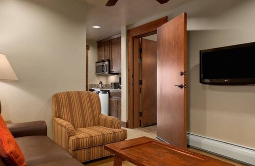 Breckenridge Resort | Ski-in/Ski-out Resort on Peak 7 Breckenridge