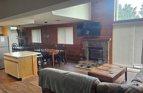 Champion Condo | SKI IN - SKI OUT@ SEVEN SPRINGS FRESH TRACKS! AUTUMN FEST GETAWAY! TOP MOUNTAIN