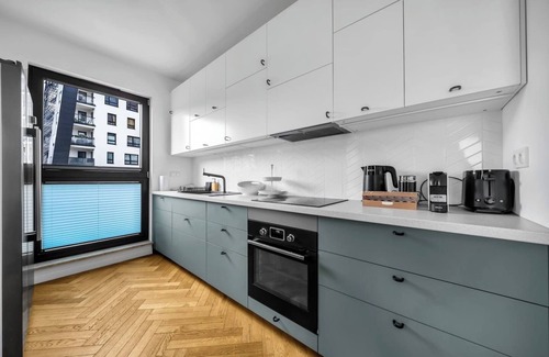 Wola Apartment | Skierniewicka Apt - Parking, Workspace, Balcony - by Rentujemy