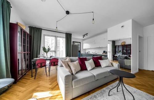 Wola Apartment | Skierniewicka Apt - Parking, Workspace, Balcony - by Rentujemy