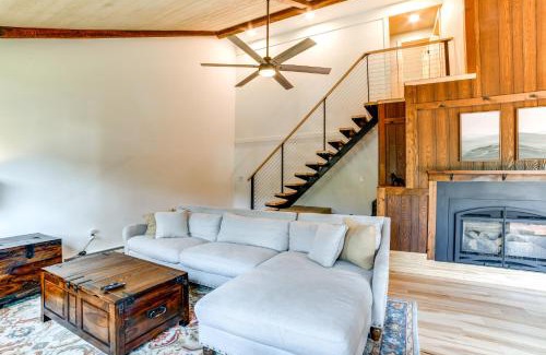 Blodgett Mills House | Skiers Paradise Townhome with Deck in Cortland!