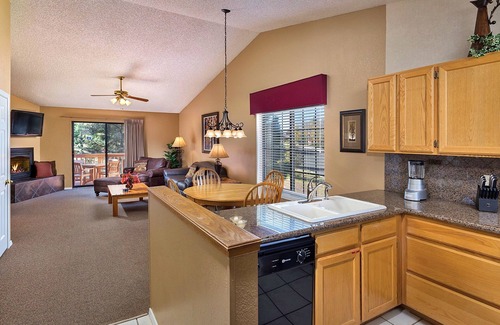 Flagstaff House | Skiing, Grand Canyon, Golfing, Pools!