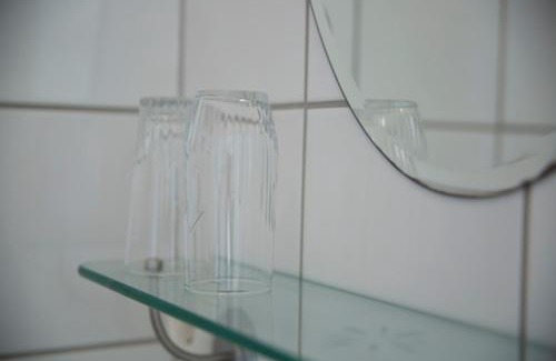 Gulen Municipality Hotel | Skjerjehamn