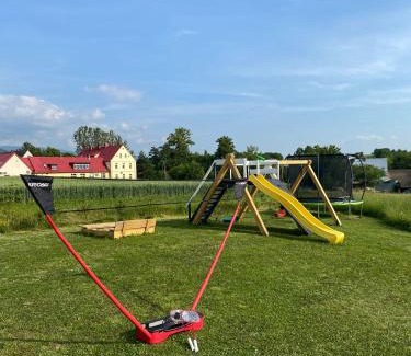 Bystrzyca Kłodzka House | sKLONowane domki pod Czarną Górą