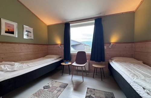 Lenvik Hostel | Skoghus