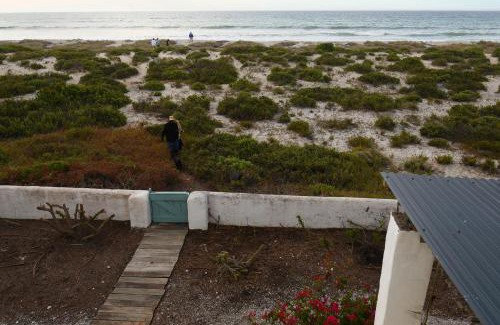 Dwarskersbos House | Skuurtjies - Beach Front Holiday