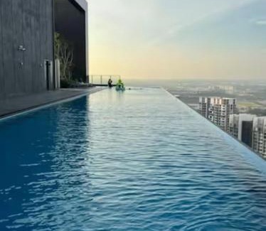 Shah Alam Apartment | Sky Pool 4 Star grade stay in i-City