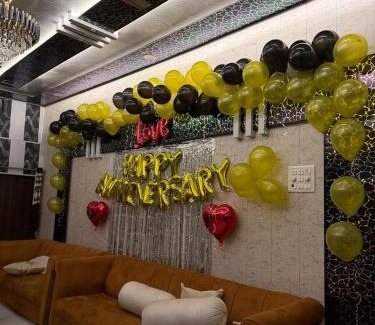 Chandauli House | Sky Rooms & Cafe