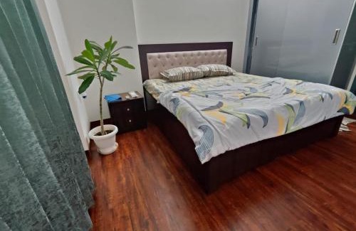 Gurugram Apartment | Sky View - The Studio Home