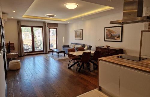 Maini Apartment | SkyAprt77m Jacuzzi