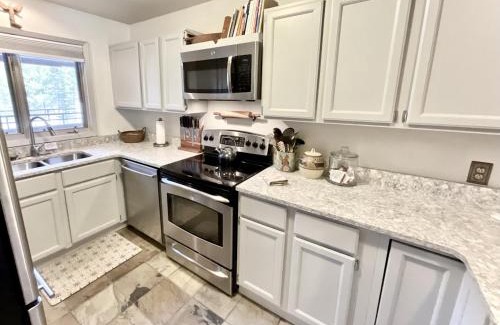 Big Sky House | Skycrest Luxury Condo, Sleeps 7