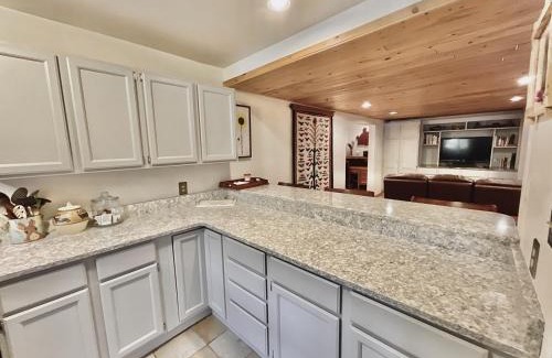 Big Sky House | Skycrest Luxury Condo, Sleeps 7