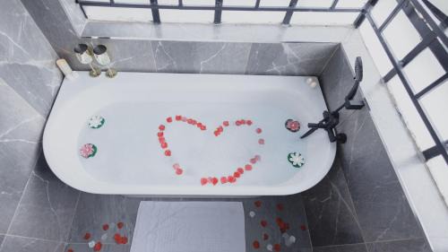 Kitengela House | Skyhut Boutique House Rooftop with LED-LIT DOME & Private Pool - Nairobi