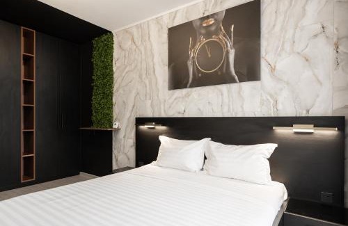 Brasov Apartment | Skylark - Milano Studio with Terrace and Panoramic View