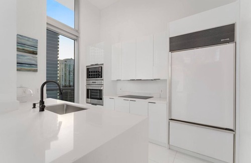 Downtown Miami Apartment | Skyline & Bayview Luxury Suite – Miami