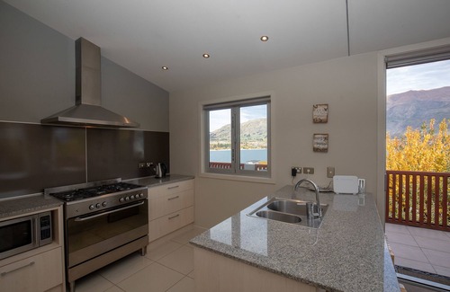 Wanaka Cottage | Skyline Outlook - Wanaka Home