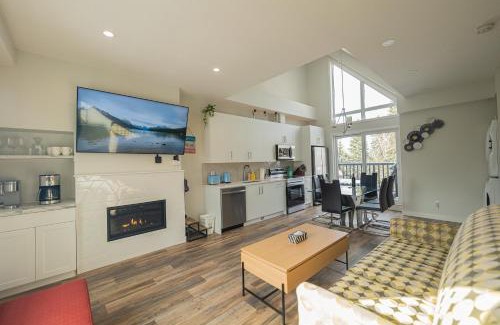 Canmore Apartment | Skyline Peaks- 2 Townhouse Combo - Mountain View AC-Pool-Hot Tub