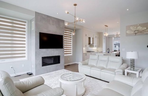 Bowmanville House | Skyline Serenity 4000+ SqFt of Luxury with Rooftop Terrace | Elevator &Lake View