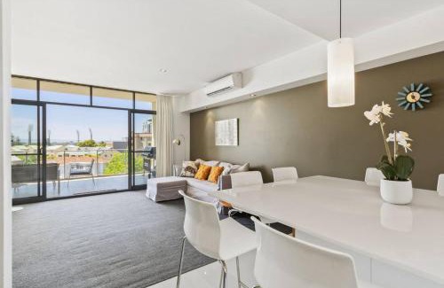 East Perth Apartment | Skylineviews 2bdrm River, Waca, Optus Stadium