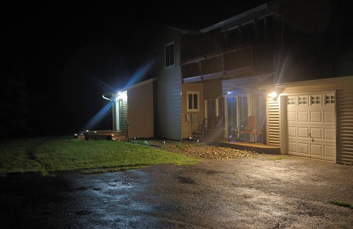 Poughkeepsie House | Skyview EV Hideaway with unforgettable sunrise and sunset!