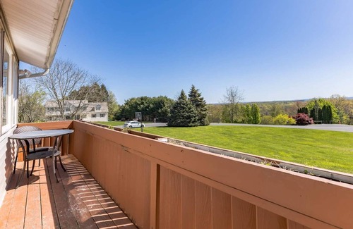 Poughkeepsie House | Skyview EV Hideaway with unforgettable sunrise and sunset!