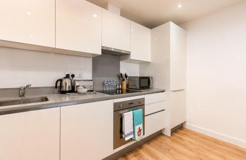Grange Apartment | Skyvillion - COZY APARTMENTS in Enfield Town With Free Parking & Wifi