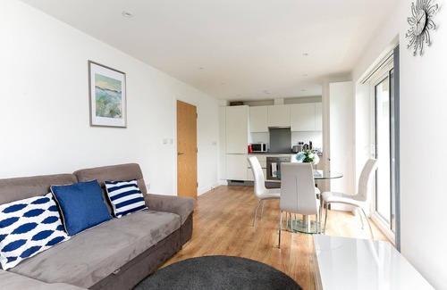 Grange Apartment | Skyvillion - Tower Point Enfield 1bed W balcony