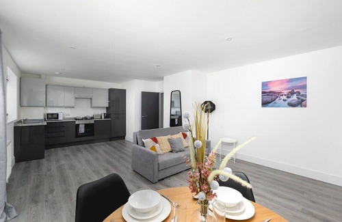 Enfield House | Skyvillion -Vineyard Court- Enfield 1Bed w/Balcony