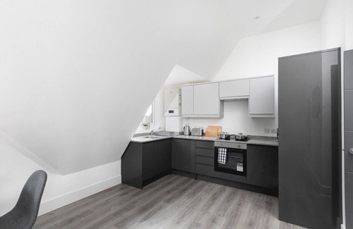 Enfield House | Skyvillion -Vineyard Court- Enfield 1Bed w/Balcony