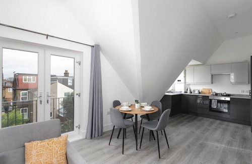 Enfield House | Skyvillion -Vineyard Court- Enfield 1Bed w/Balcony