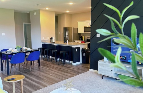 Crowley House | Sleek and Modern home. Perfect for extended stay. Pets friendly