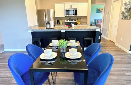 Crowley House | Sleek and Modern home. Perfect for extended stay. Pets friendly