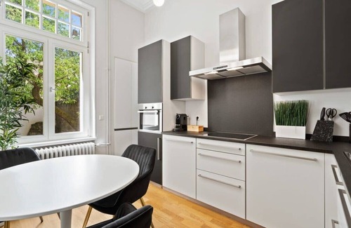 Limpertsberg Apartment | Sleek and Sophisticated in Prime Location