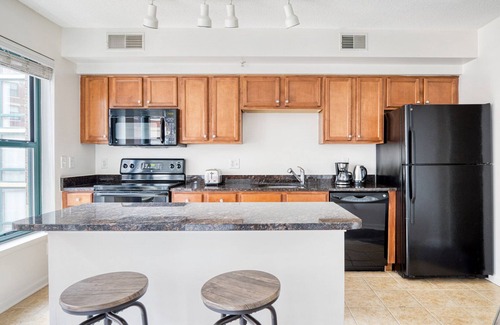 Logan Circle Apartment | Sleek Logan Circle 1BR w/W/D, Gym & Pool, walk to Metro, by Blueground