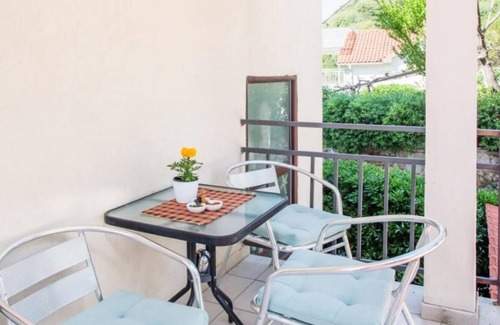 Lepetane Apartment | Sleek Studio Flat with Balcony near Beach in Tivat