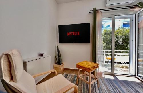 Voula Apartment | Sleek Studio in Voula Center