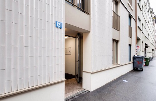 Sihlfeld Apartment | Sleek Wiedikon 1.5 Room w/Storage & W/D, 1 min to Market, by Blueground