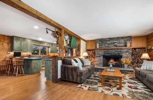 Dover Plains Cabin | SLEEPS 10, BEAUTIFUL AND QUIET CABIN, ONLY 15 MINUTES FROM MANY WEDDING VENUES.